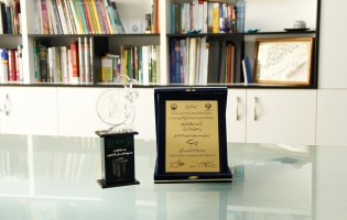 ناشر برگزیده‌ی کتاب سال دانشجویی سال 1394